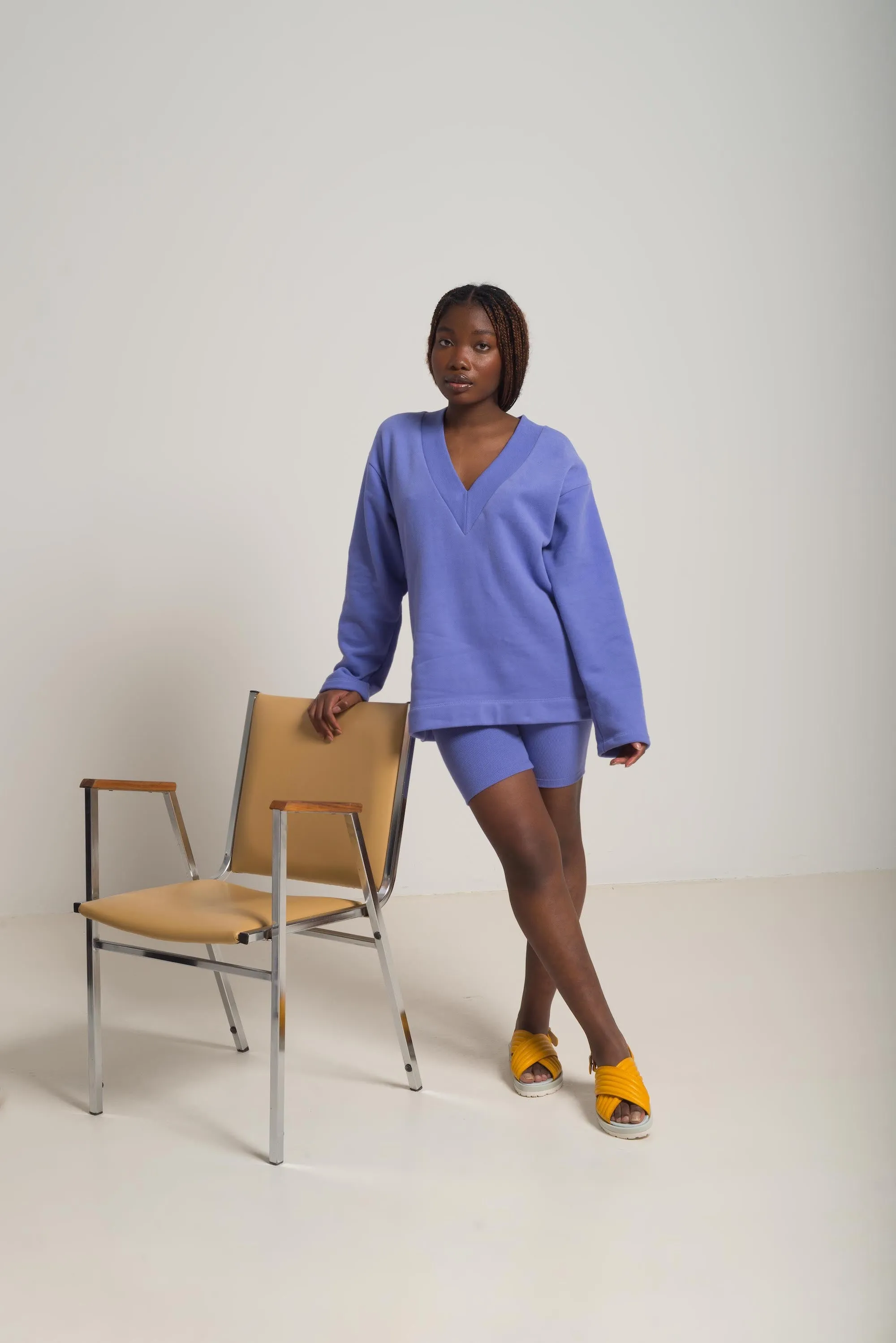 MESON v-neck violet sweatshirt