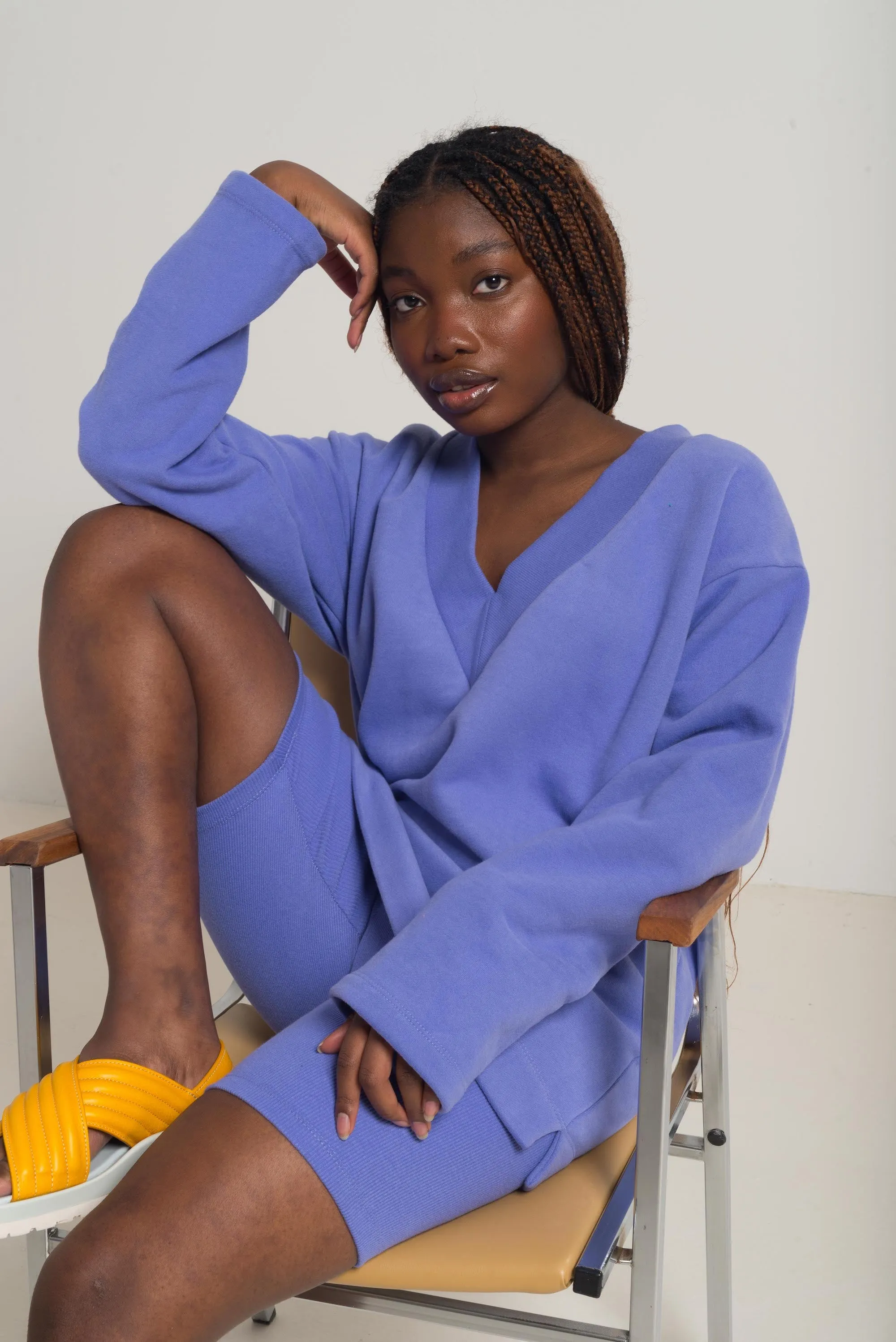 MESON v-neck violet sweatshirt